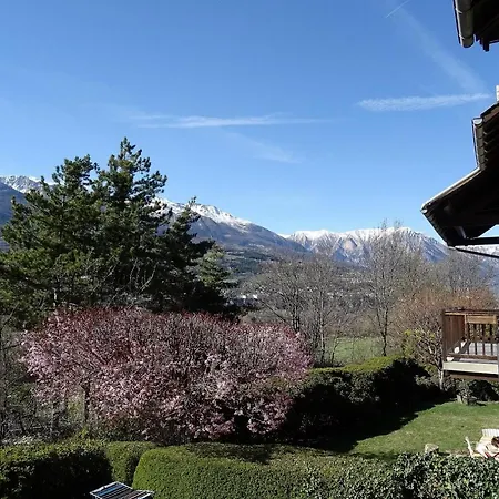 Embrun Superbe Classe 3 Etoiles Equipe Avec Vue Sur Montagnes *